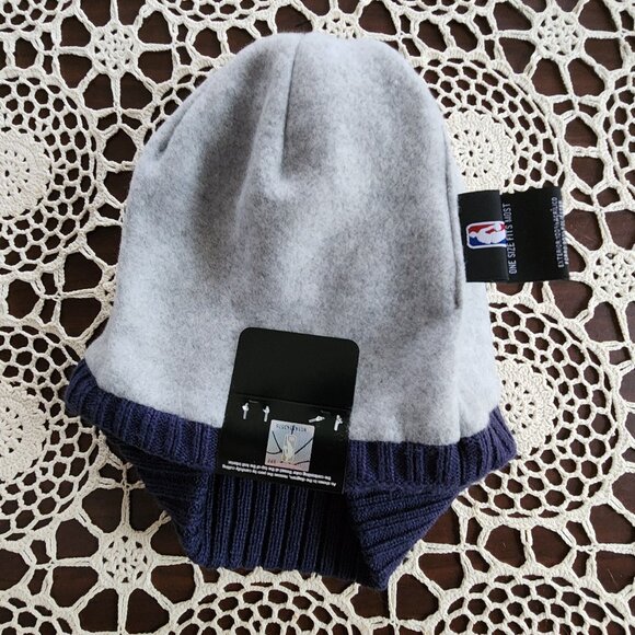 UNISEX Philadelphia 76ers winter pom-pom hat NWT. - Picture 3 of 5